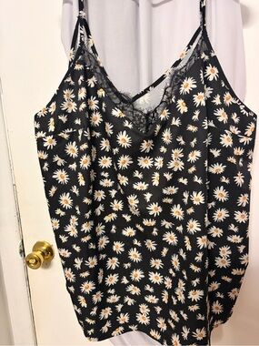Daisy Print Lace-Trim Cami Top - Black